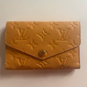 Authentic 💛 LOUIS VUITTON Monogram Empreinte Compact Curieuse Wallet
